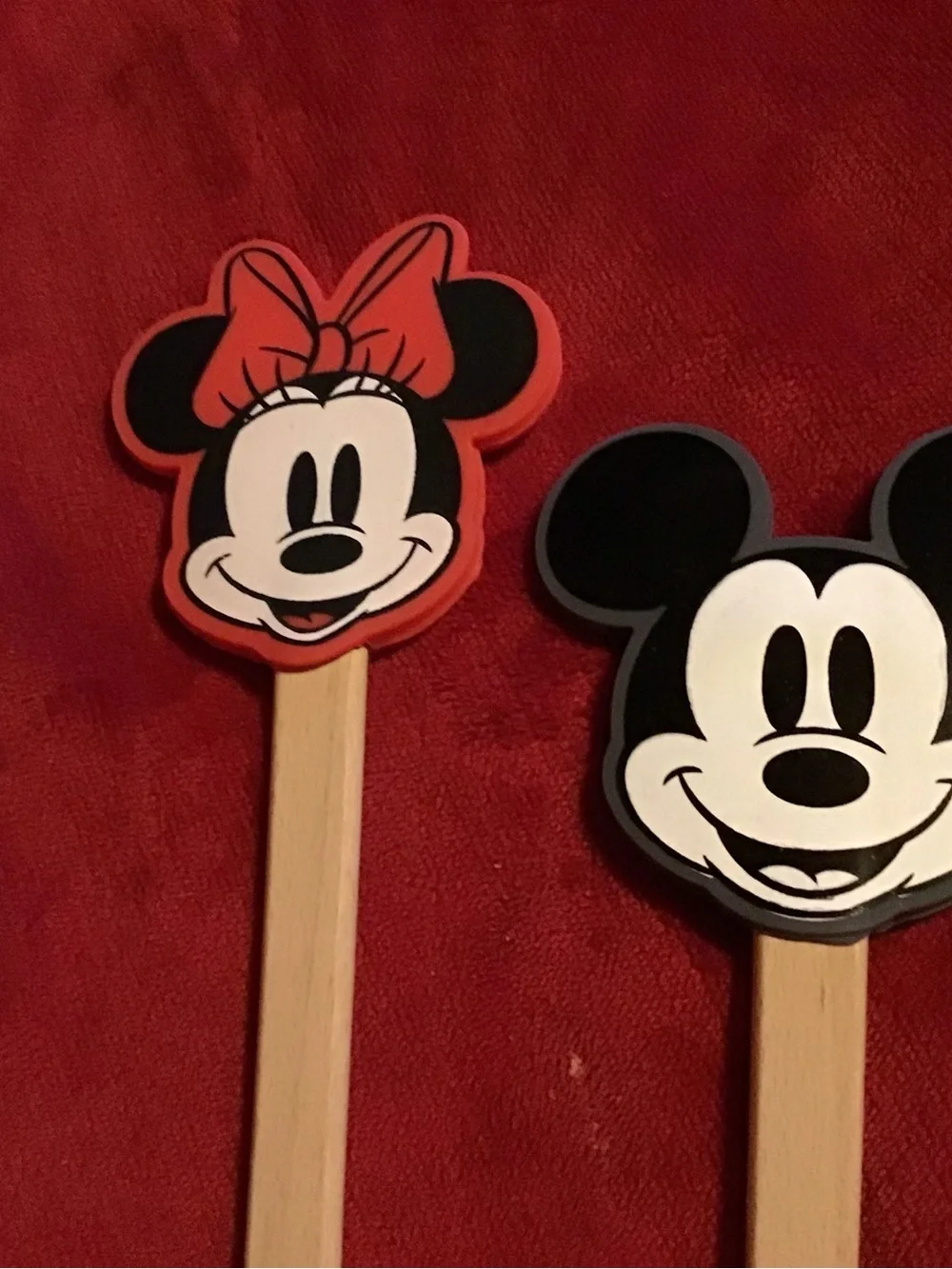 Set of two Mickey and Minnie kitchen spatulas